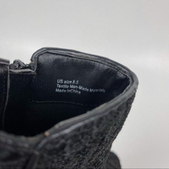 Very Volatile Black Crochet Lace Chunky Block Heel Ankle Boots Women's Size 8.5 - Picture 4 of 10